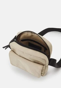 Pier One Unisex - Skulderveske - Beige -Pier One 0a8cbe487a3f46219ecba76fe3fcfaab