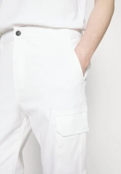 Pier One Cuffed Skinny Trouser- Cargobukse - White -Pier One 3210064fb06746c49b8f6da54ce68393