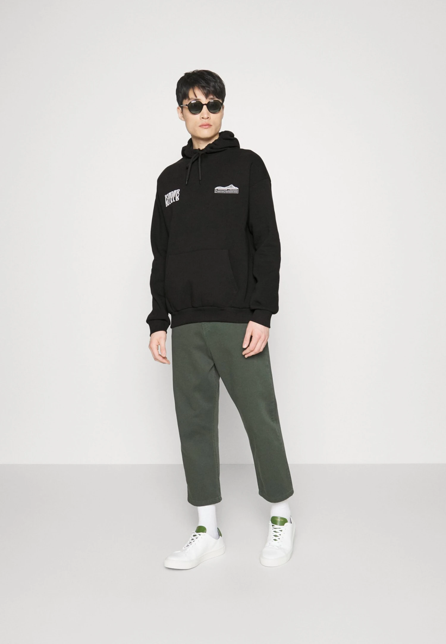 Pier One Wood Hoodie - Hoodie - Black 4 Pier One Wood Hoodie - Hoodie - Black - Bilde 2