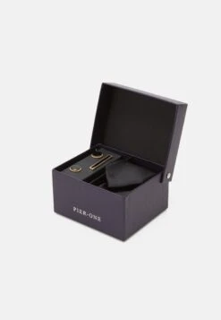 Pier One Set - Lommetørkle - Black -Pier One 694a847acb5d4452be025fc6f3dd0a29