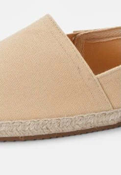 Pier One Rena Espadrille Unisex - Loafers - Beige -Pier One 7bf9f79cf7ad4df8a90b17f86d74fca8