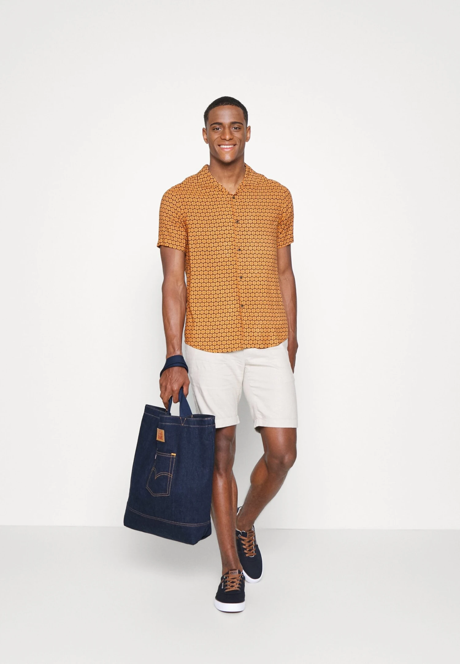 Pier One Linen Blend Drawcord Shorts- Shorts - Beige 4 Pier One Linen Blend Drawcord Shorts- Shorts - Beige - Bilde 2