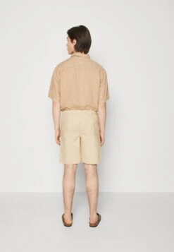 Pier One Shorts - Off-White 10 Pier One Shorts - Off-White -Pier One 84dd95fba9fe47fcba19d5a35c52f56d