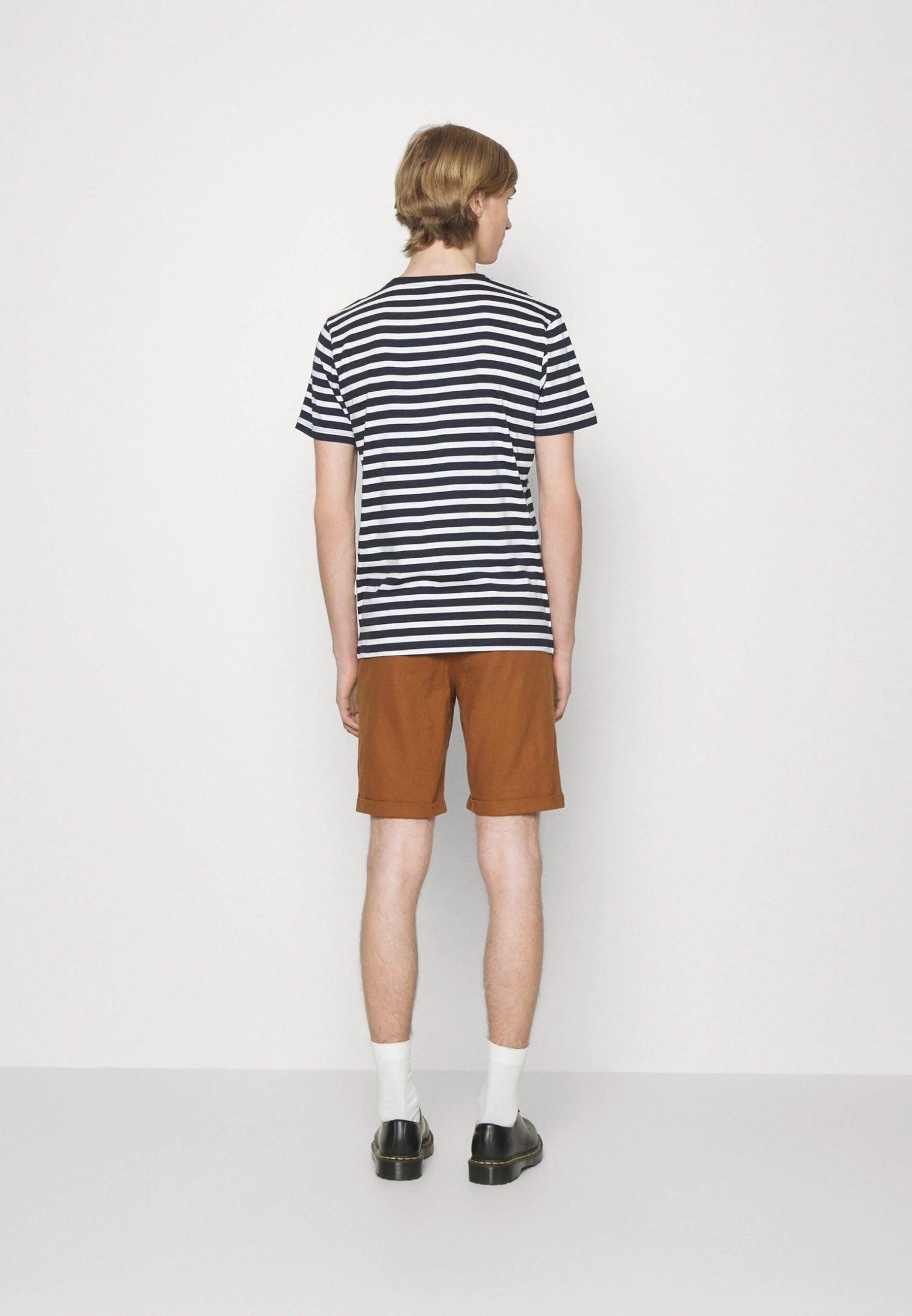 Pier One Linen Blend Drawcord Shorts- Shorts - Brown 5 Pier One Linen Blend Drawcord Shorts- Shorts - Brown - Bilde 3