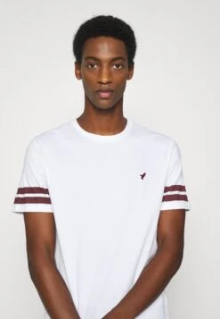 Pier One T-Shirts Med Print - White 11 Pier One T-Shirts Med Print - White -Pier One a4c2af3840d3455488eea7187730e42b