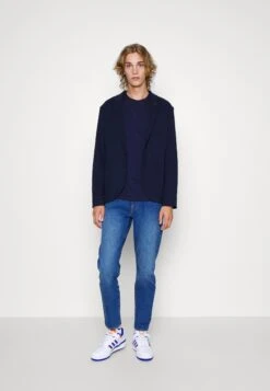 Pier One -Pier One b0c48d90055b4869a7441bf83c2315f2